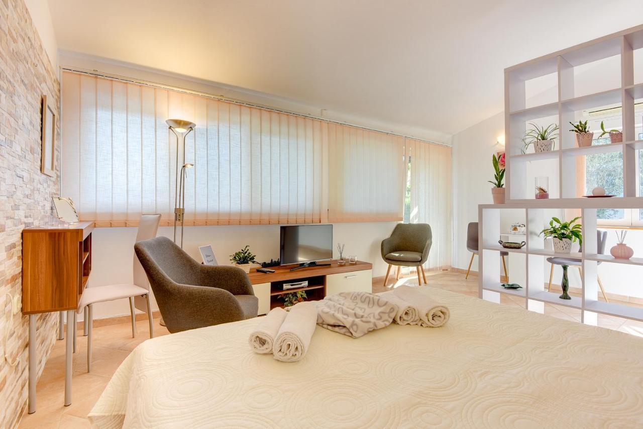 Holiday Home Batel Pula Exterior foto