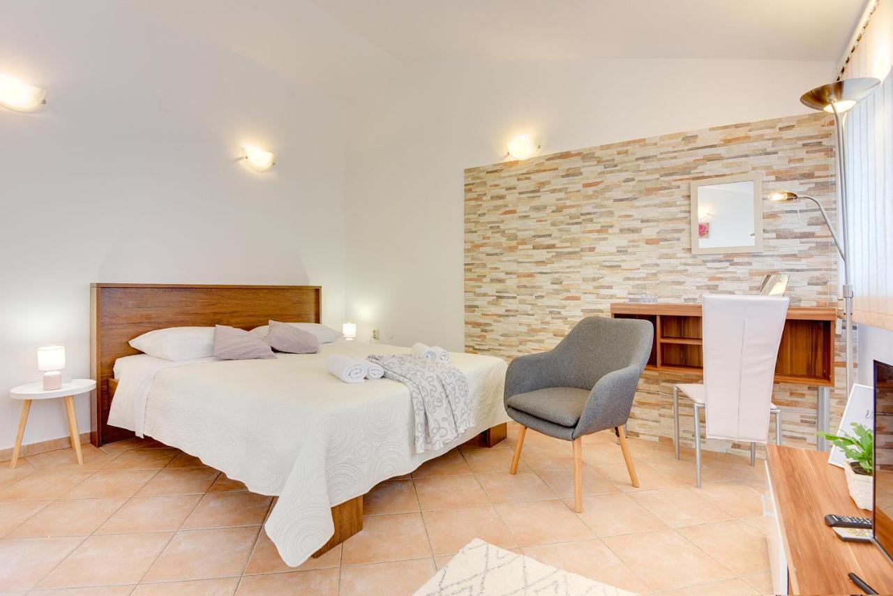 Holiday Home Batel Pula Exterior foto